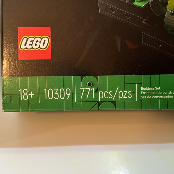 LEGO Succulents 10309 - Picture 2 of 9